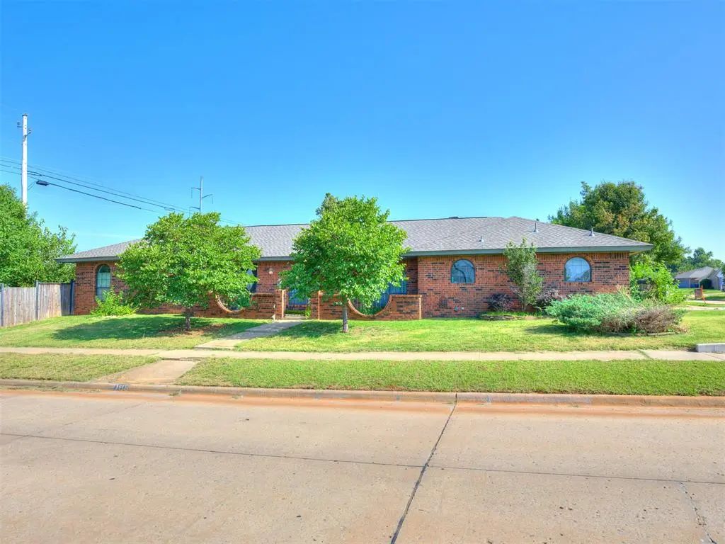 1613 Kingsgate Road, Oklahoma City