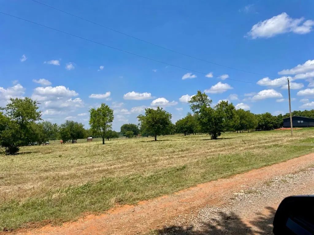 28501 N T Road, Cashion
