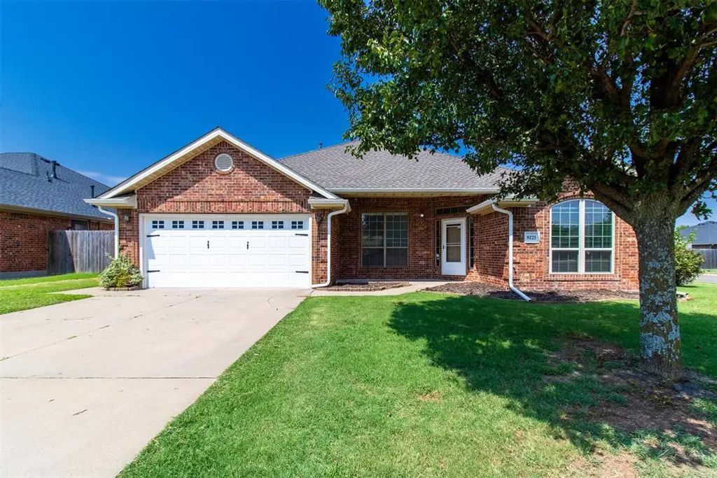 8121 Woodhue Drive, Oklahoma City