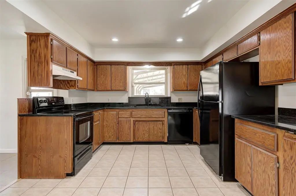 2532 Nw 38th Street, Oklahoma City