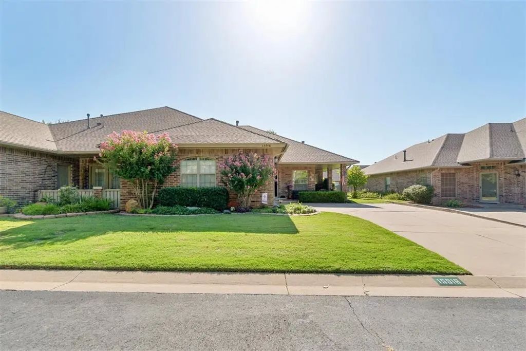15916 Sonoma Court, Edmond