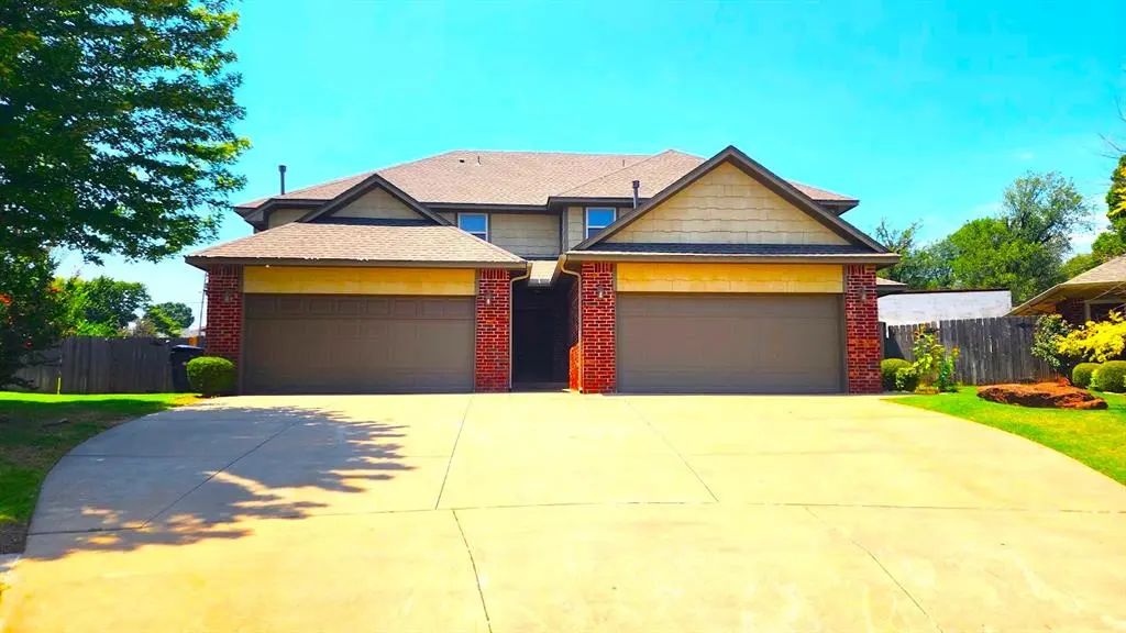 13705 Oxford Drive 13705/13707, Edmond