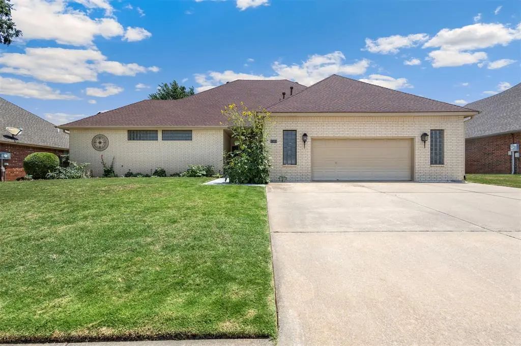 812 Julies Trail, Edmond