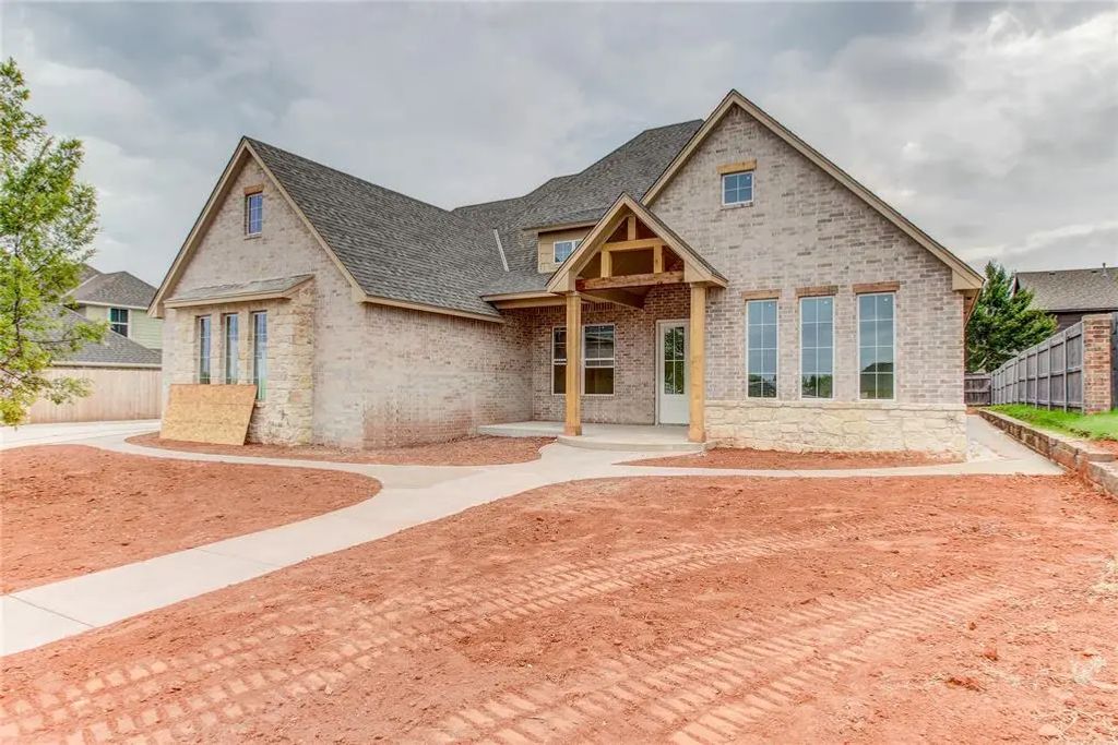 1913 Providence Drive, Norman