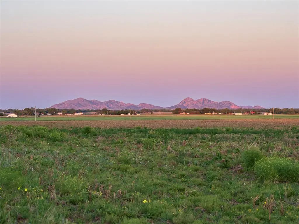 06 Racetrack Road- 159 East County Road, Altus