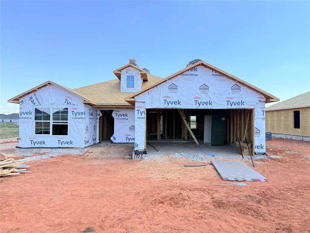 Residential Real Estate for Sale located in the neighborhood of Wild Horse Canyon, in the city of Mustang, OK