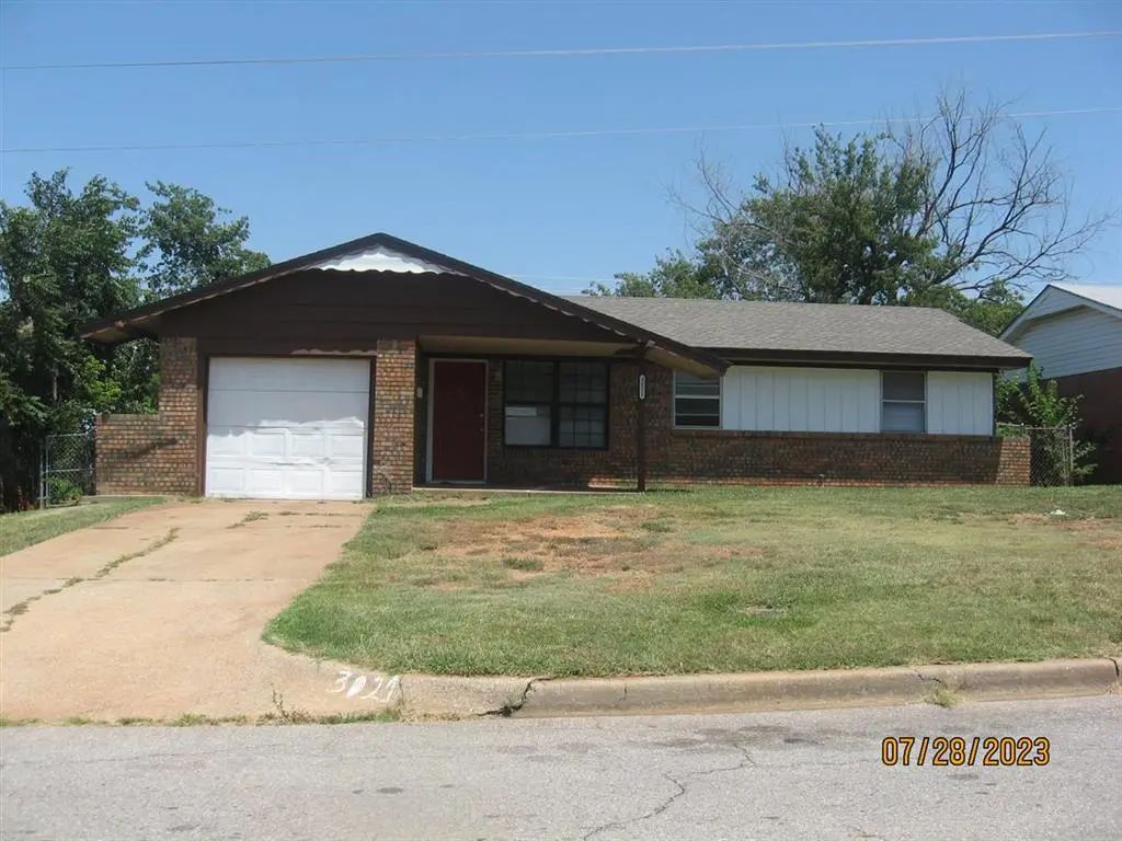 Residential Lease Real Estate for Sale located in the neighborhood of Del Rancho 4th Add, in the city of Oklahoma City, OK