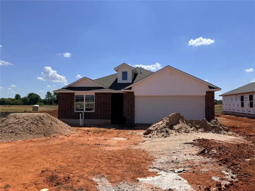 1124 E Stallion Lane, Mustang, OK, 73064 For Sale
