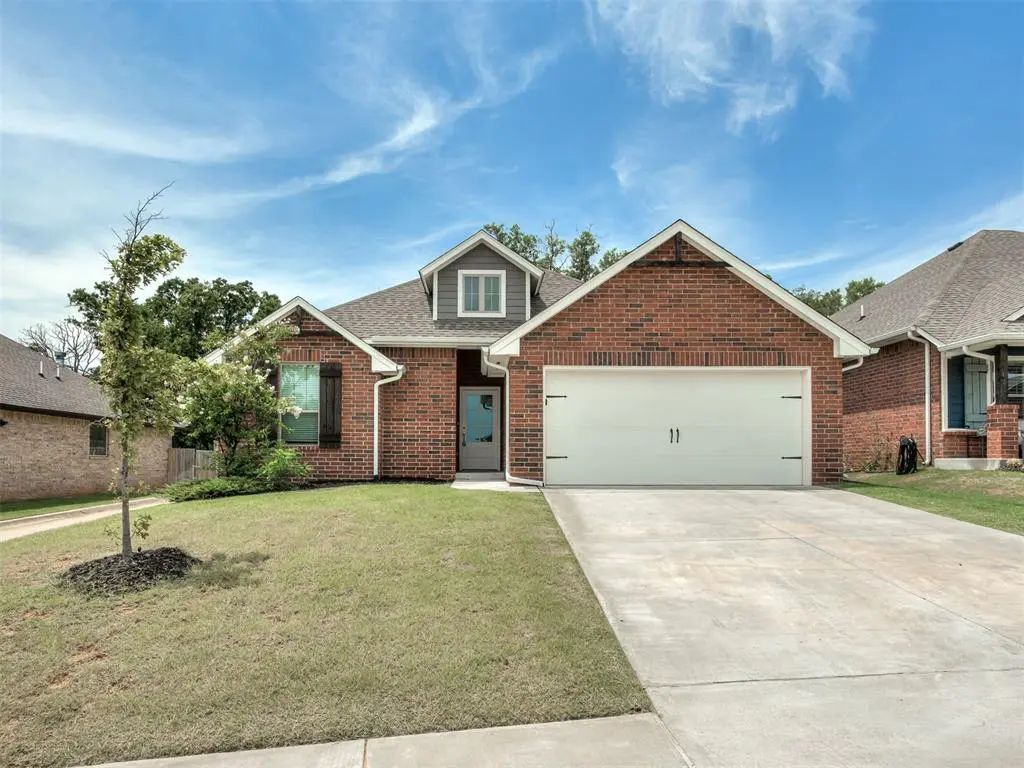 Residential Real Estate for Sale located in the neighborhood of CHERRY HILL, in the city of Edmond, OK