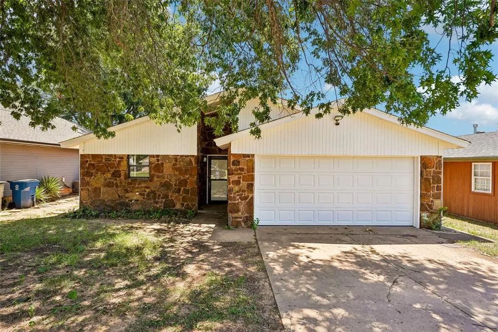 204 W Wayne Street, Edmond