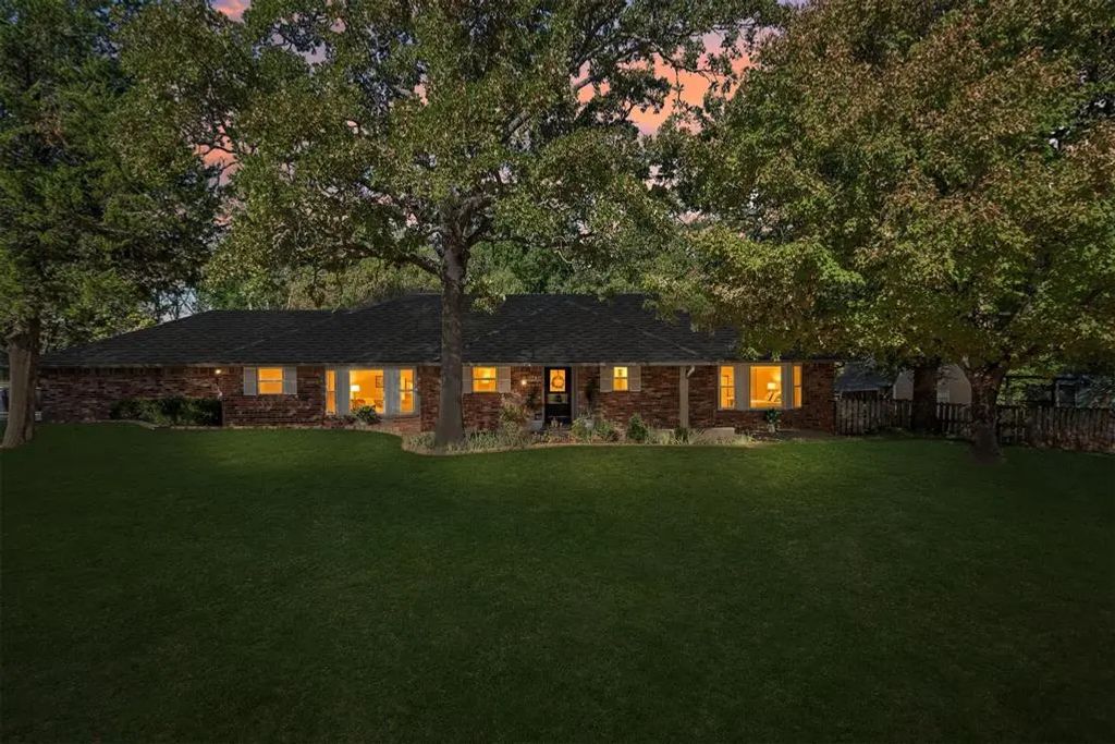 10431 Black Oaks Drive, Oklahoma City