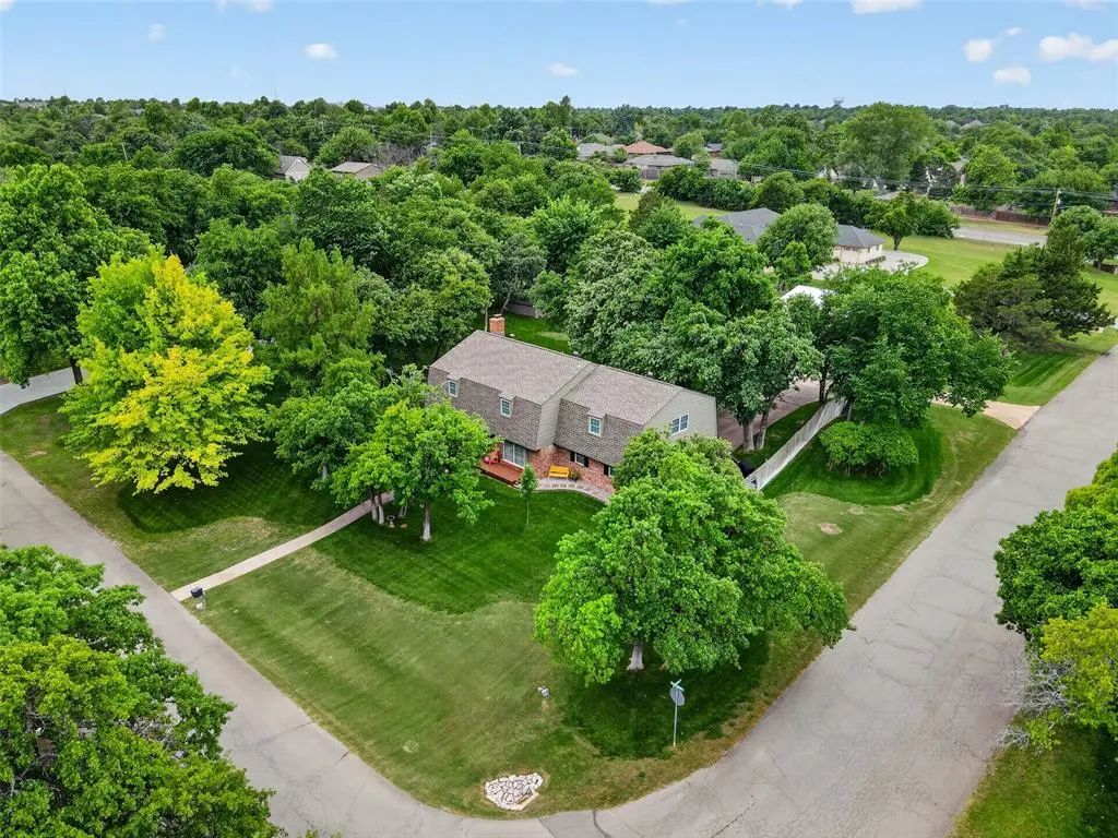 2113 Hummingbird Lane, Edmond, OK, 73034 For Sale