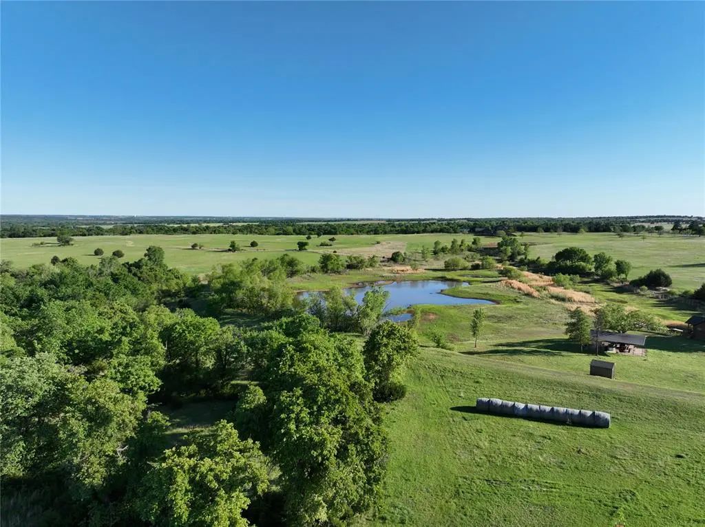 1201 W County Road 72 Drive 2, Guthrie