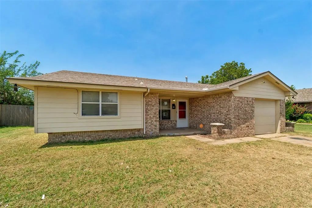 Residential Real Estate for Sale located in the neighborhood of Southmoor, in the city of Oklahoma City, OK