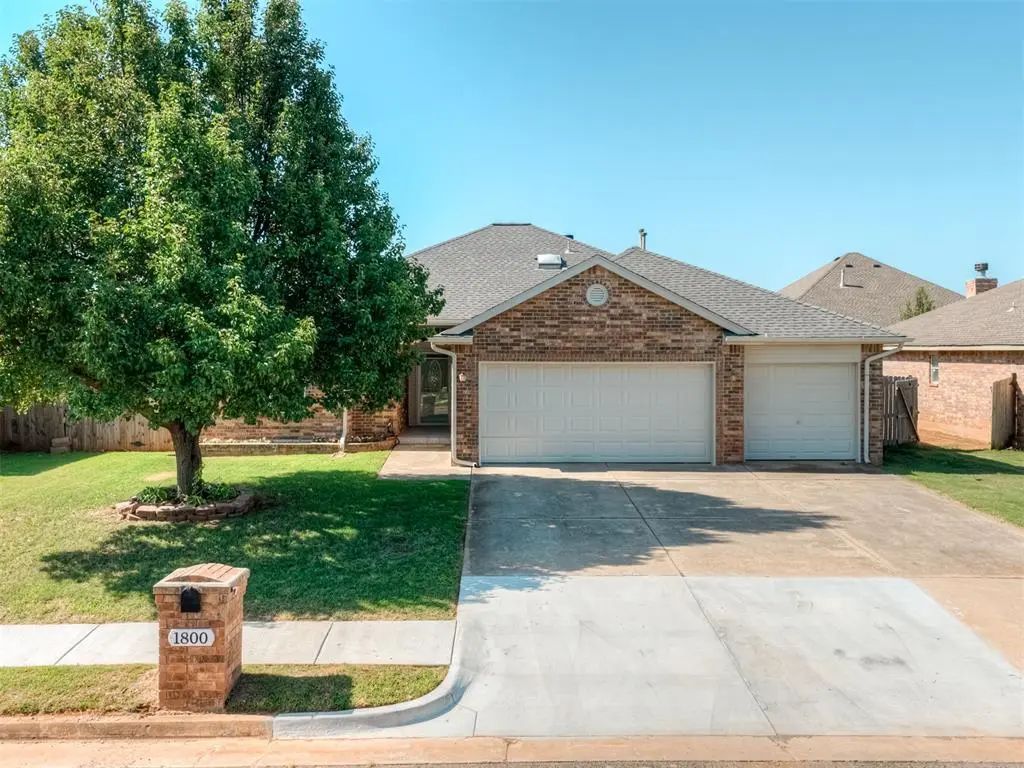 1800 Fairmont Lane, Edmond