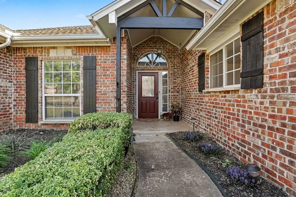 Residential Real Estate for Sale located in the neighborhood of Bristol Park I, in the city of Edmond, OK