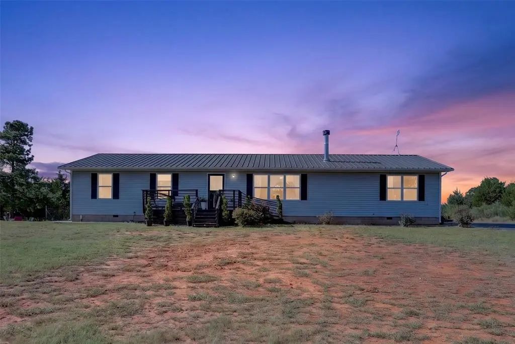 Residential Real Estate for Sale located in the neighborhood of unplted, in the city of McLoud, OK