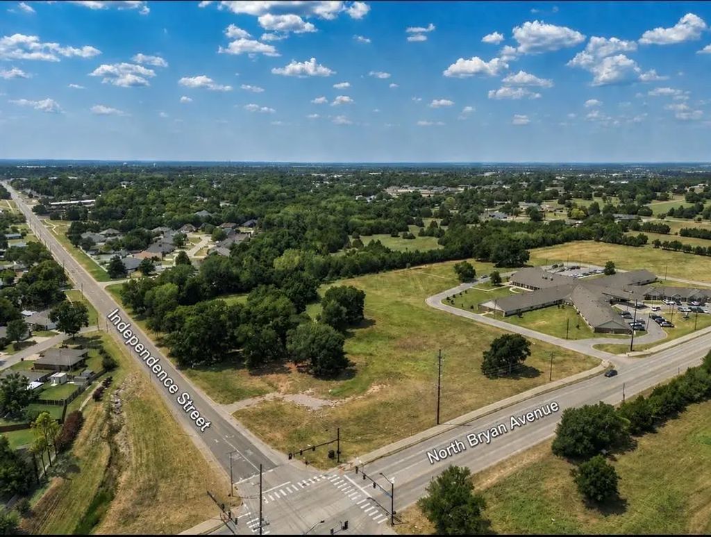 1601 N Bryan Avenue, Shawnee