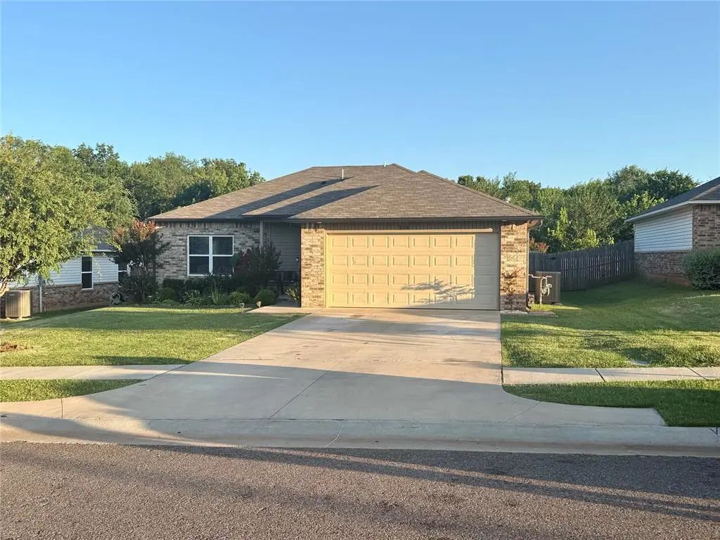 906 River Run Drive, Noble