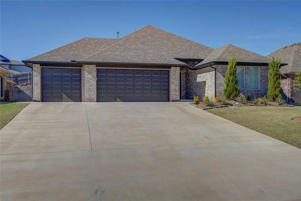 2133 Santa Monica Street, Edmond