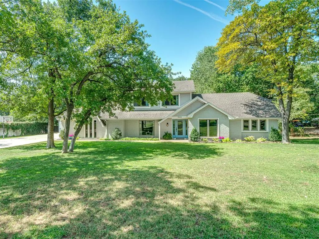 1644 Red Fox Road, Edmond