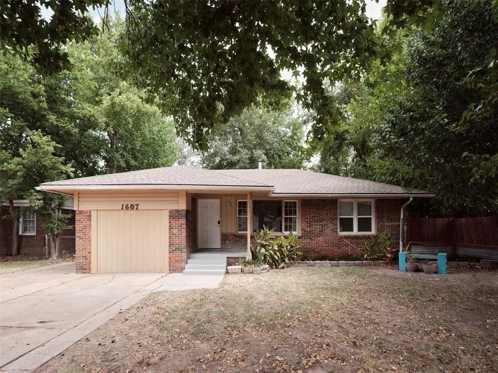 1607 Oxford Way, Oklahoma City