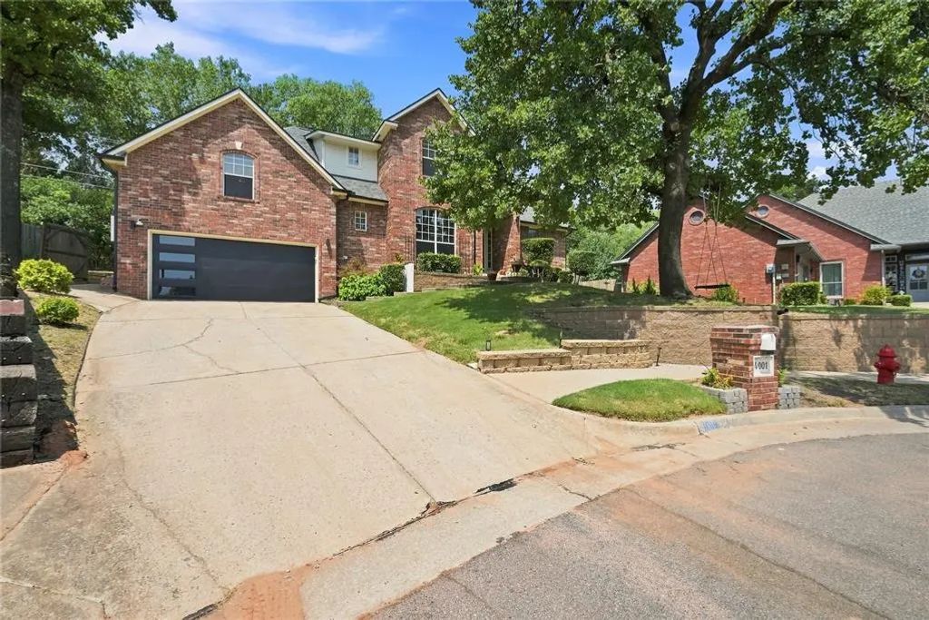 4001 Eaton Place, Edmond