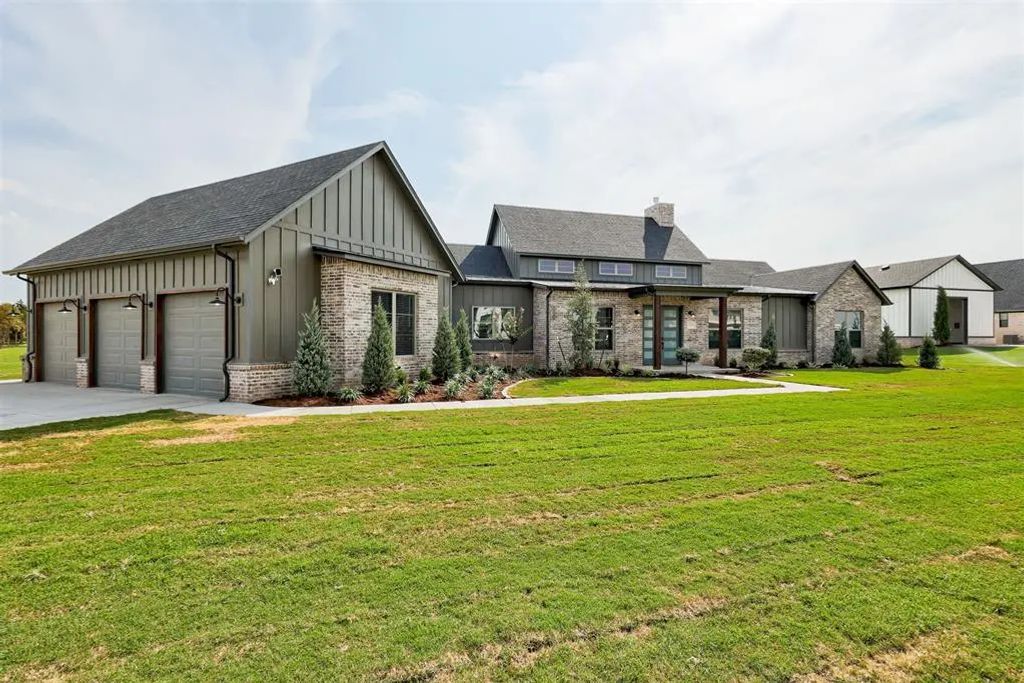 13254 Lost Creek Boulevard, Edmond
