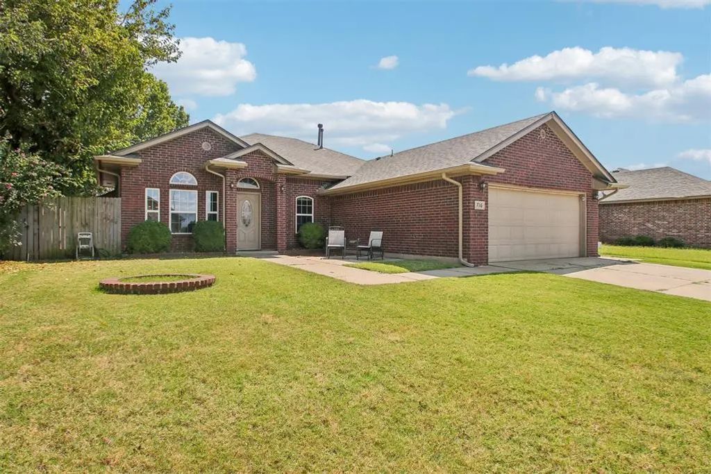 716 Sw 149th Place, Oklahoma City