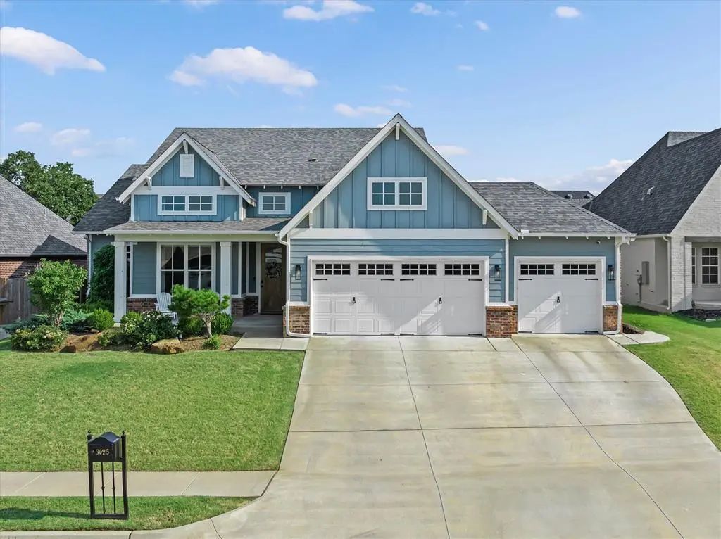Residential Real Estate for Sale located in the neighborhood of Town Square Sec 6, in the city of Edmond, OK