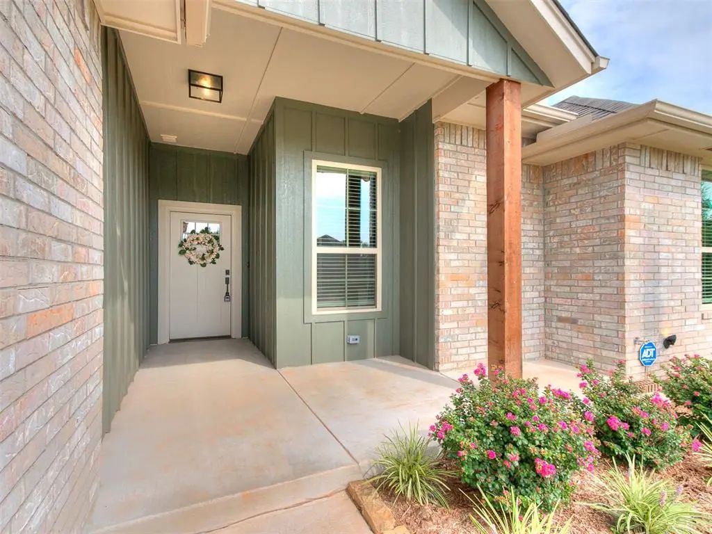 1914 Oakville Court, Norman