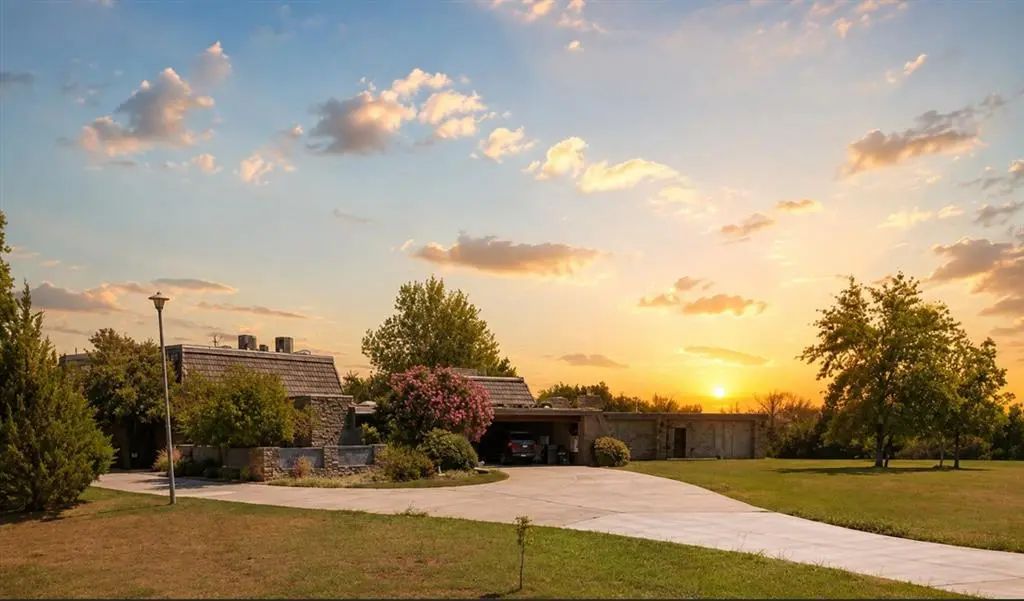 2961 Twin Acres Drive, Norman