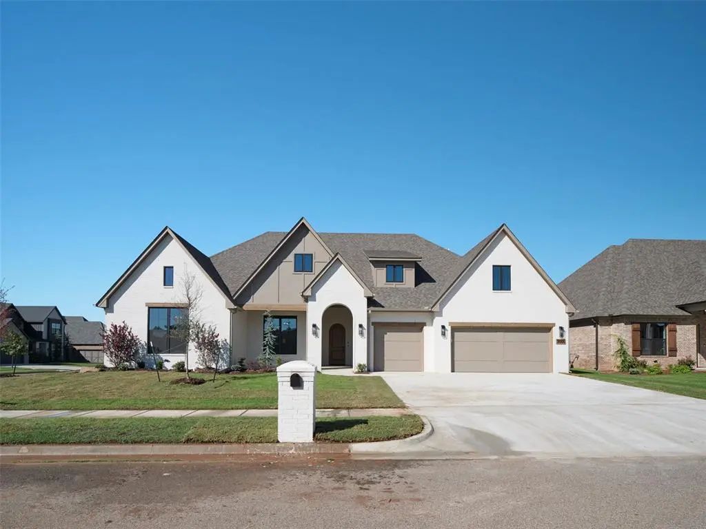 Residential Real Estate for Sale located in the neighborhood of Las Colinas, in the city of Norman, OK