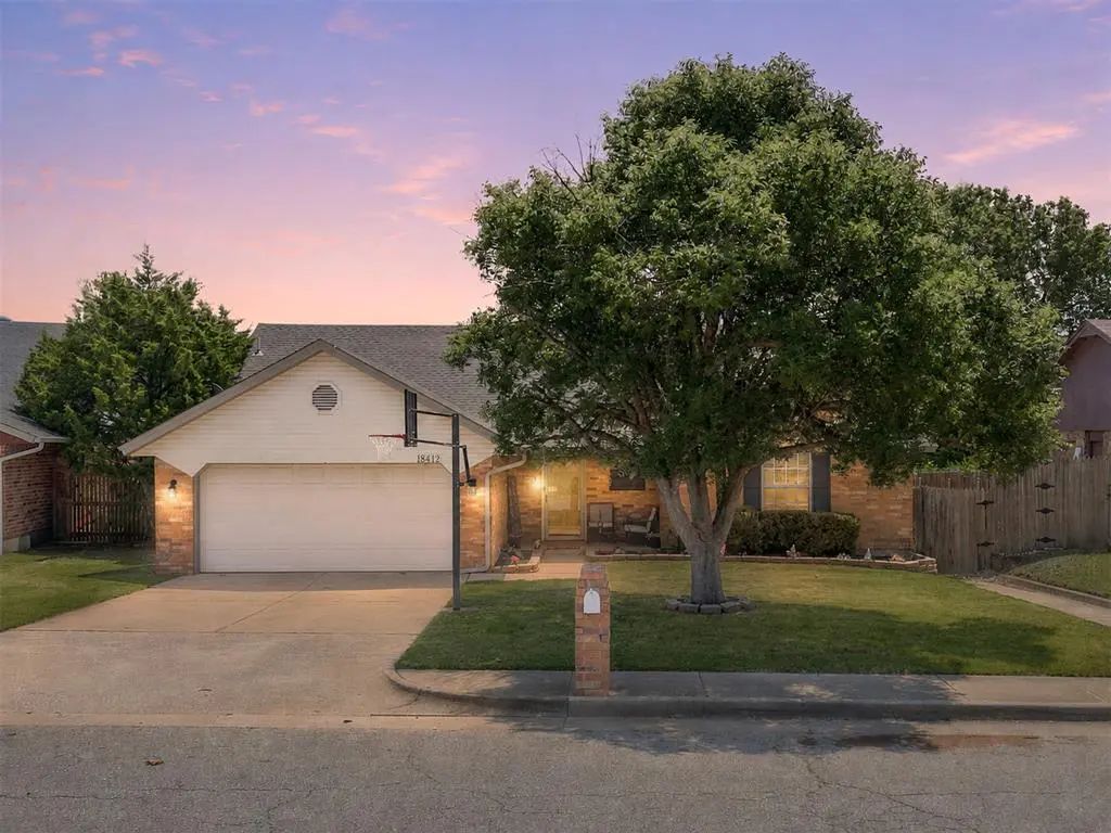 Residential Real Estate for Sale located in the neighborhood of Twin Oaks 1st Add, in the city of Edmond, OK