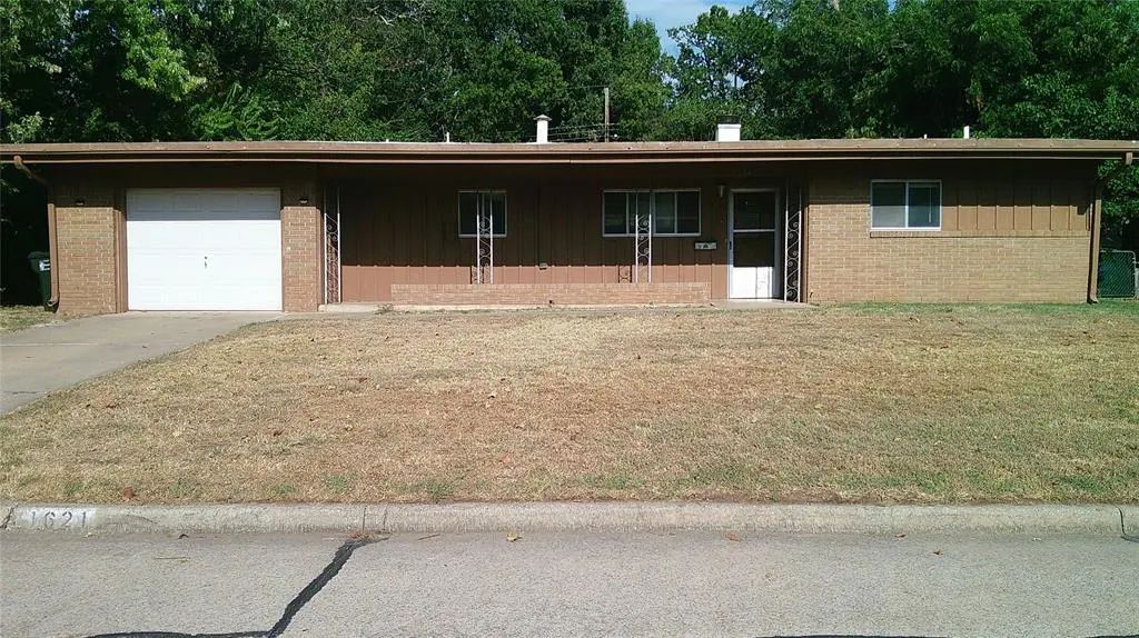 Residential Real Estate for Sale located in the neighborhood of Westland, in the city of Norman, OK