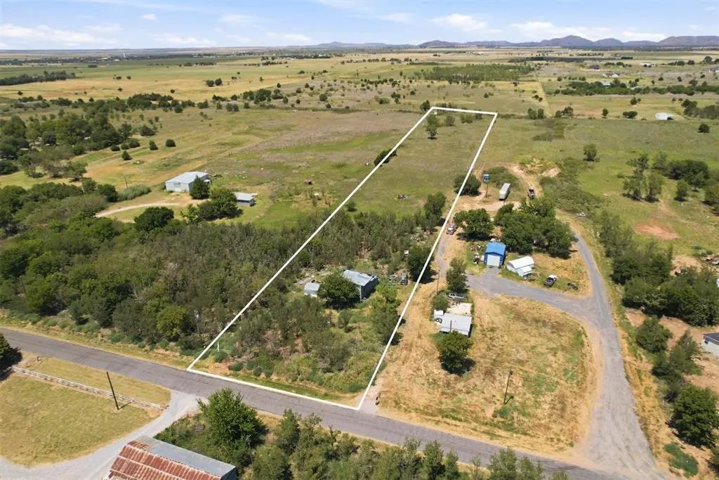 20569 E County Road 156, Blair