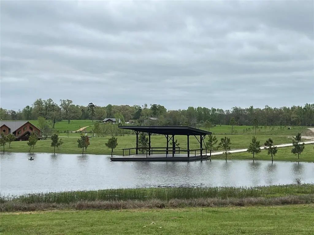 279 Crystal Lake Lane, Broken Bow