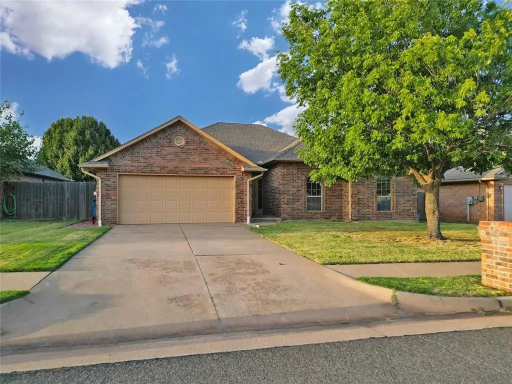 1717 Hemingway Drive, Edmond