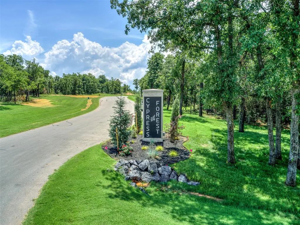 8112 Cypress Forest Circle, Oklahoma City