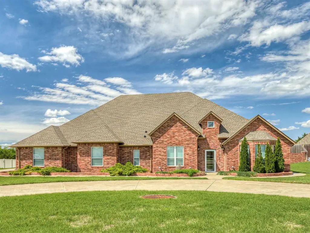 3101 Firefly Drive, Norman