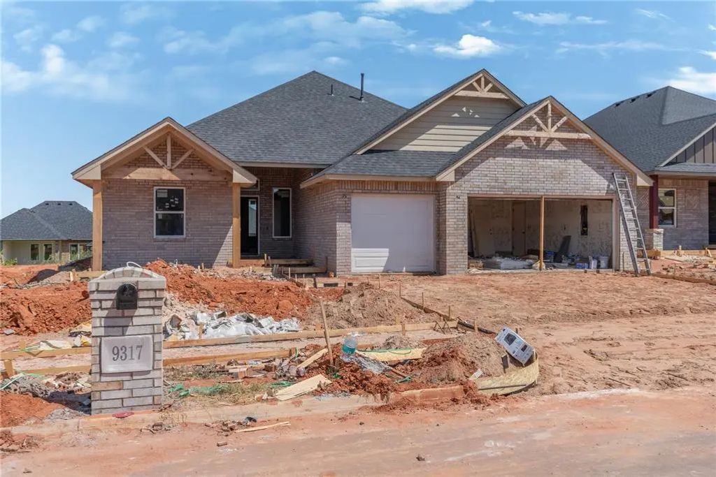 9317 Sw 39th Street, Oklahoma City