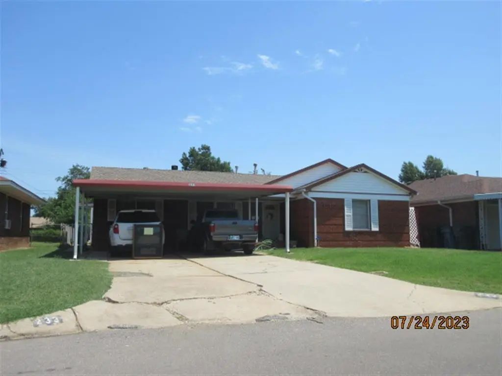 Residential Real Estate for Sale located in the neighborhood of Country Estates 5th, in the city of Oklahoma City, OK