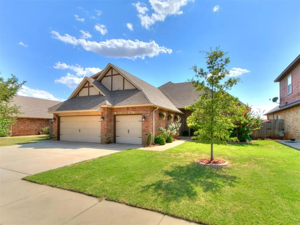 18305 Haslemere Lane, Edmond