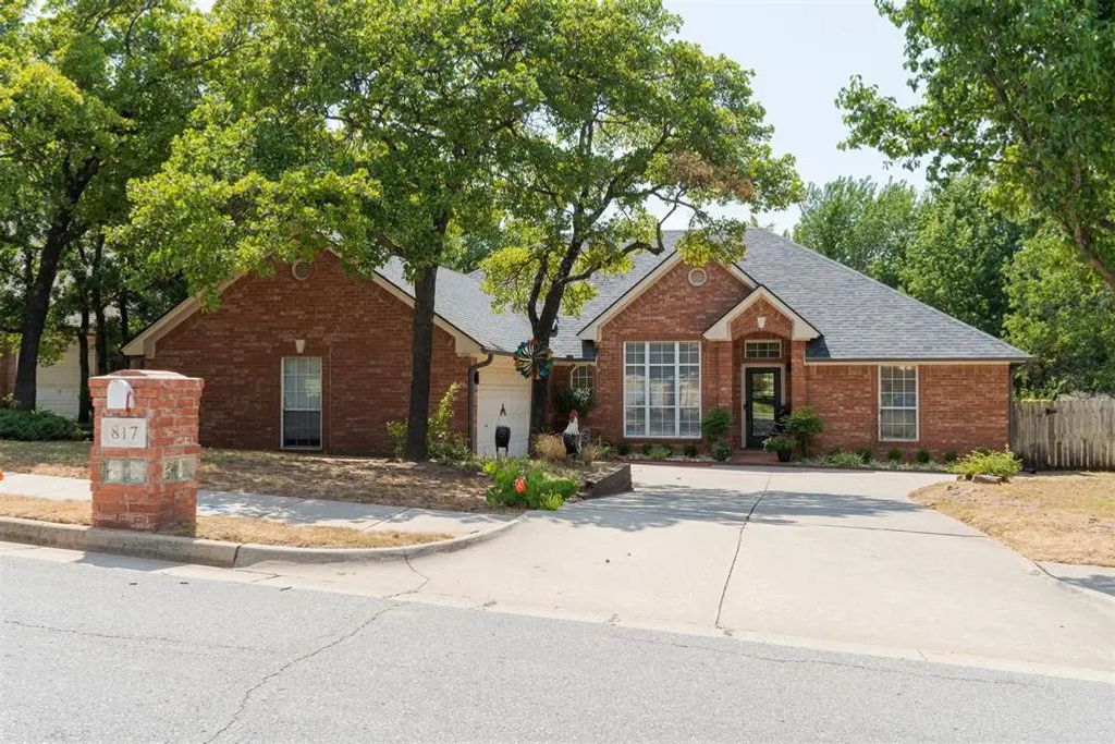 817 Fox Hill Drive, Edmond