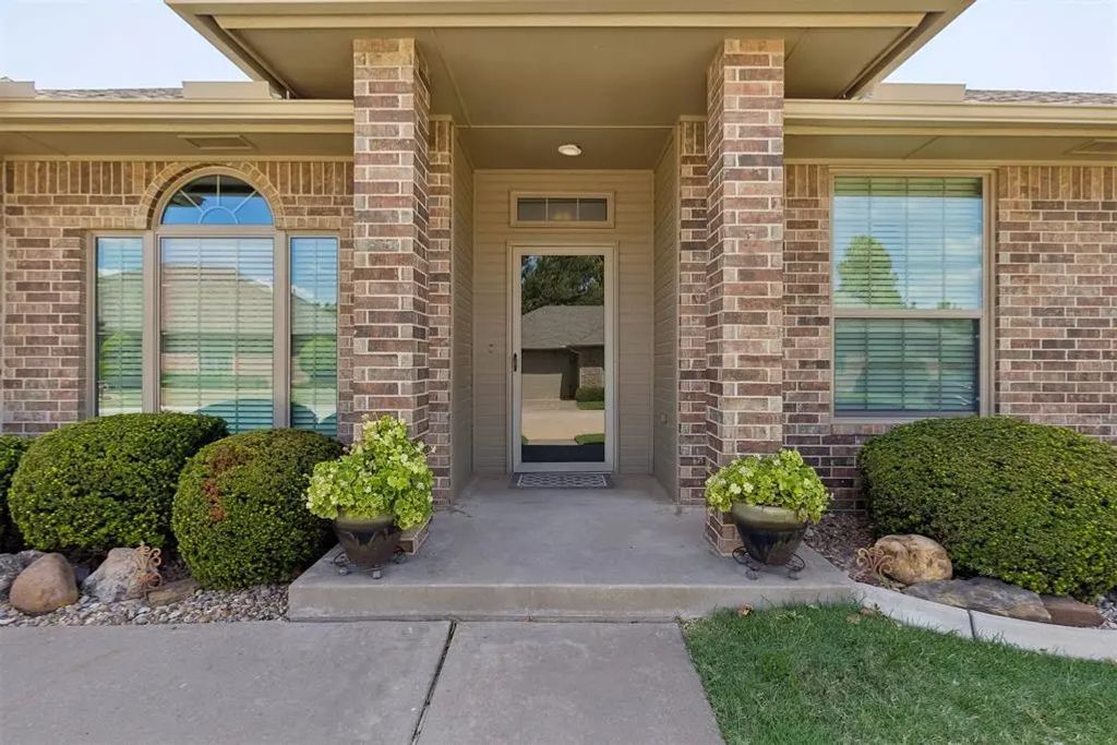 16013 Sonoma Drive, Edmond