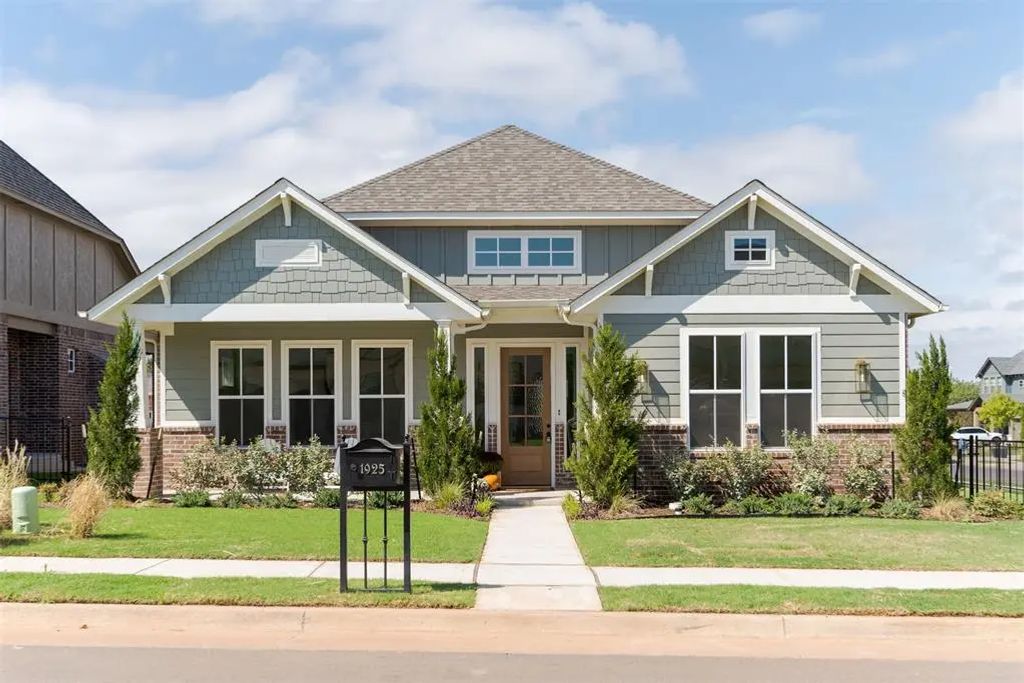 1925 Parkwood Avenue, Edmond