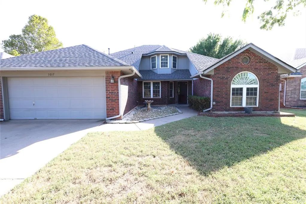 Residential Real Estate for Sale located in the neighborhood of Park Lane Estates Sec 3, in the city of Edmond, OK