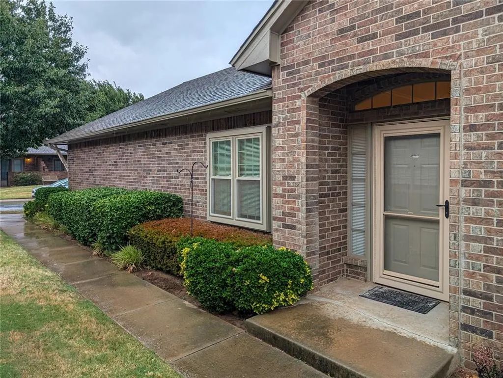 1912 Nw 159th Place, Edmond