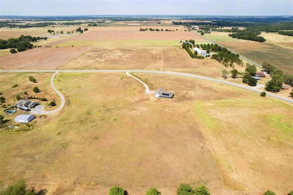 3356 E Maple Road, Purcell