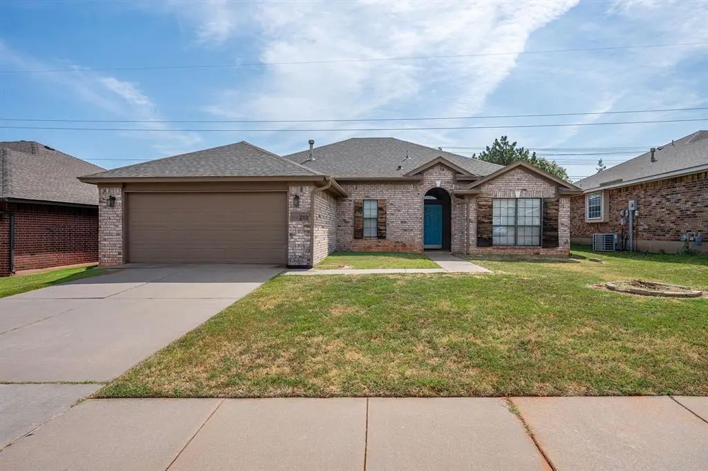 Residential Real Estate for Sale located in the neighborhood of Royal Oaks, in the city of Norman, OK